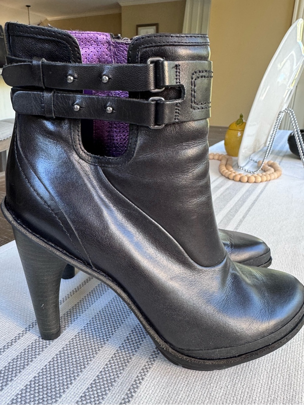 Tsubo Black Leather Ankle Boots, Size 8.5